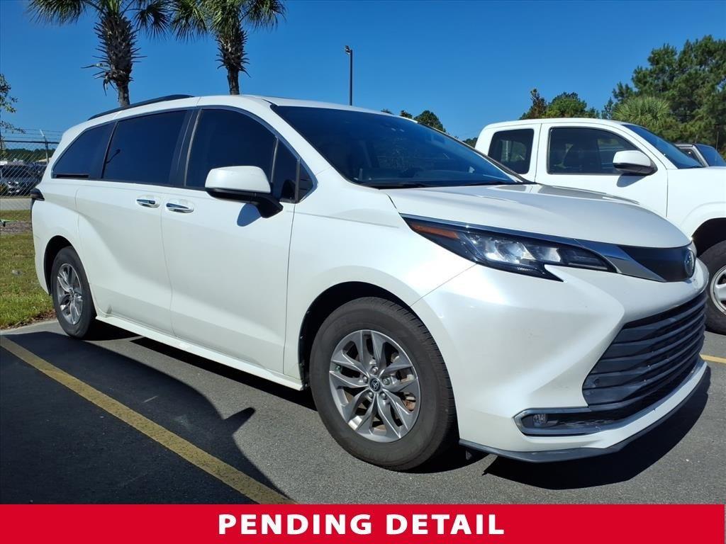 used 2022 Toyota Sienna car, priced at $35,900