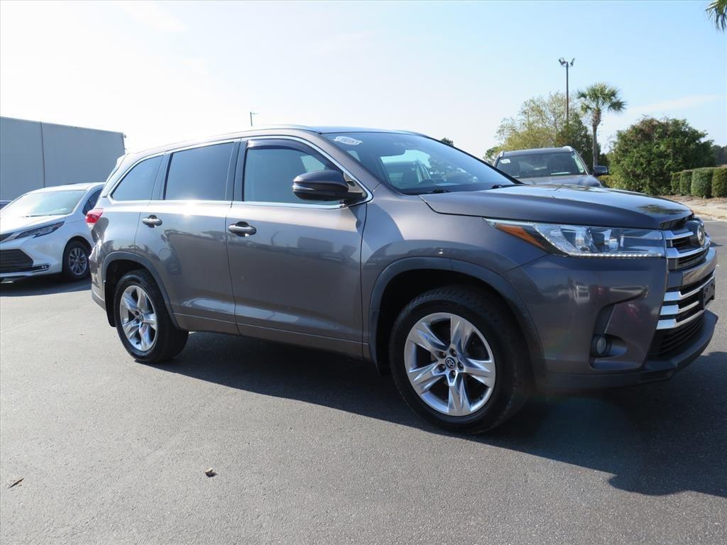 used 2018 Toyota Highlander car, priced at $23,900