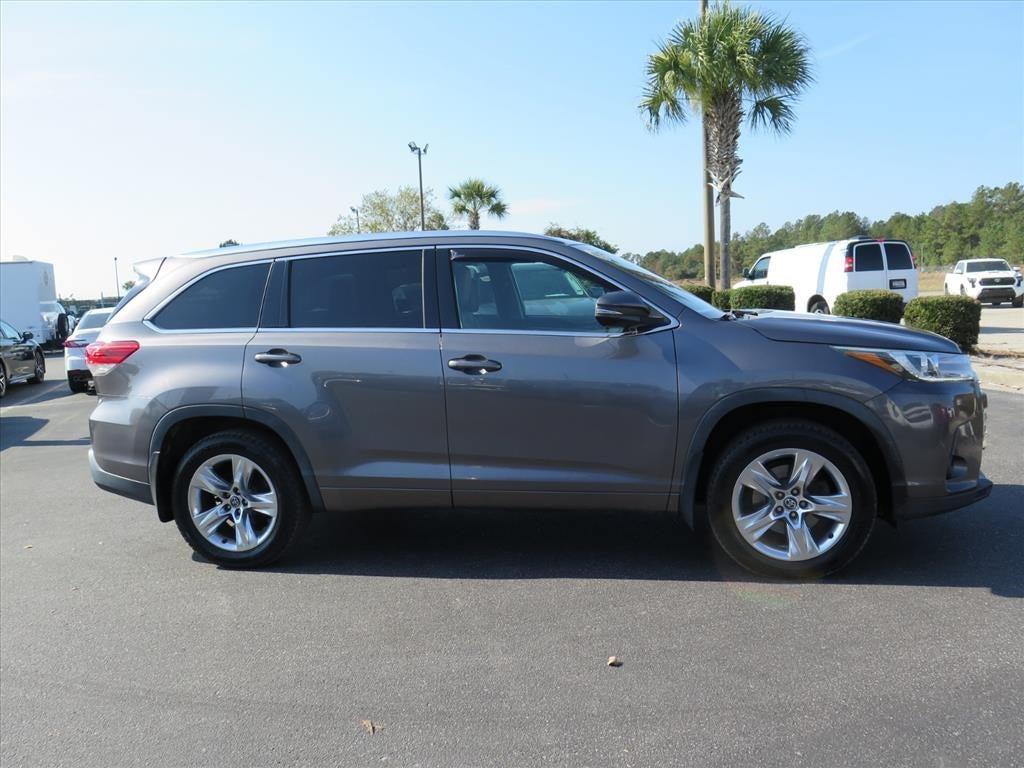 used 2018 Toyota Highlander car, priced at $23,900