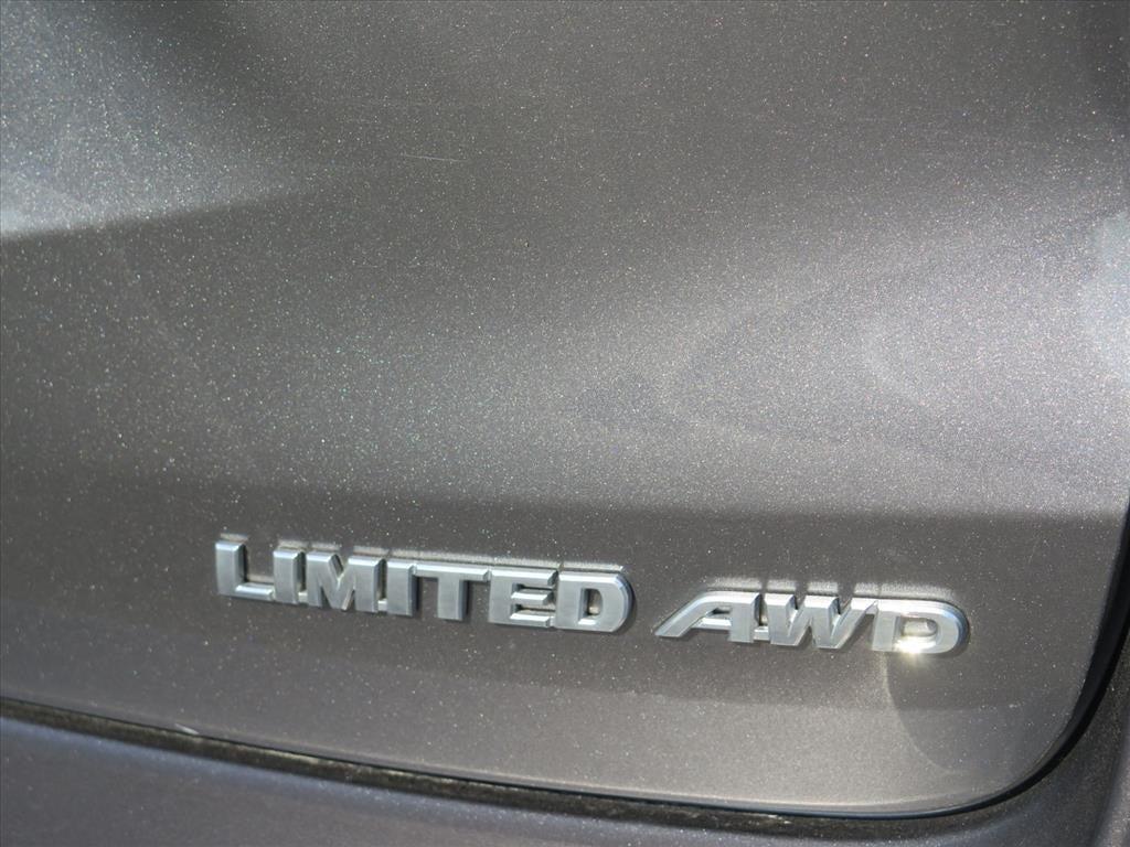 used 2018 Toyota Highlander car, priced at $23,900