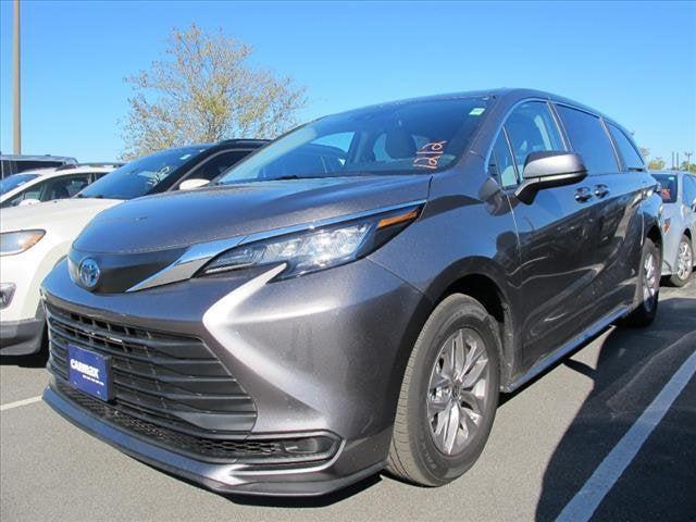 used 2023 Toyota Sienna car, priced at $42,900