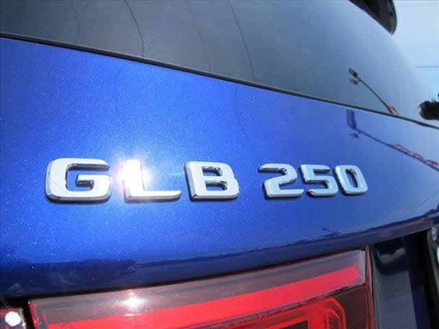 used 2022 Mercedes-Benz GLB 250 car, priced at $39,900