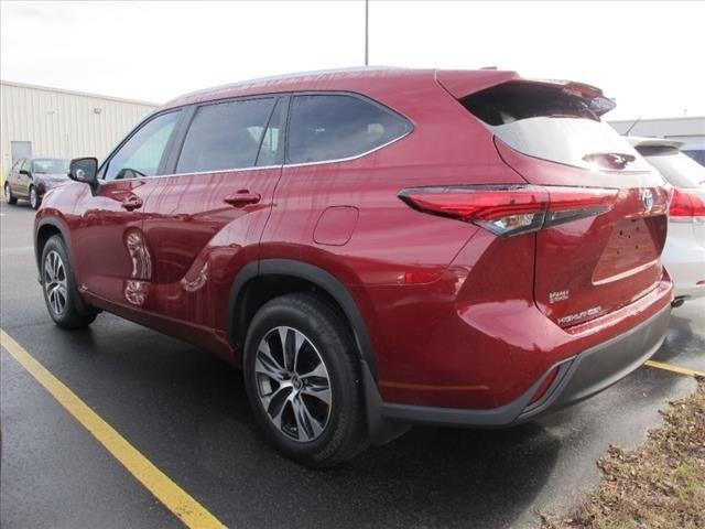 used 2023 Toyota Highlander Hybrid car, priced at $43,900