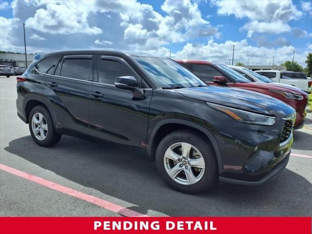 used 2022 Toyota Highlander car, priced at $32,900