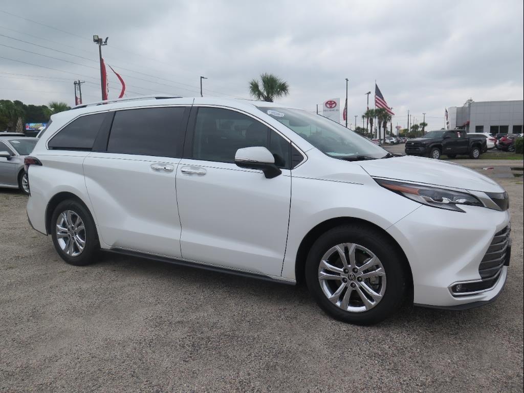 used 2022 Toyota Sienna car, priced at $39,700