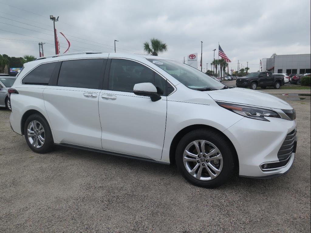 used 2022 Toyota Sienna car, priced at $44,900