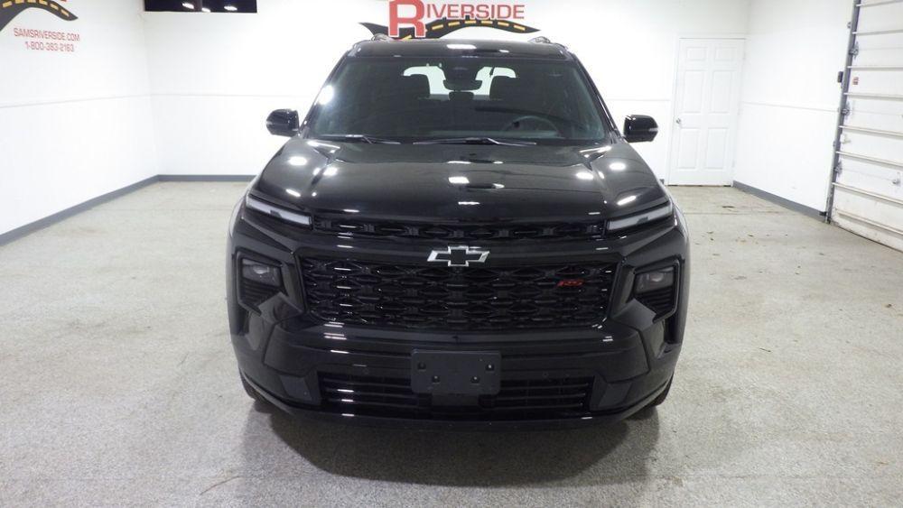 used 2025 Chevrolet Traverse car, priced at $45,900