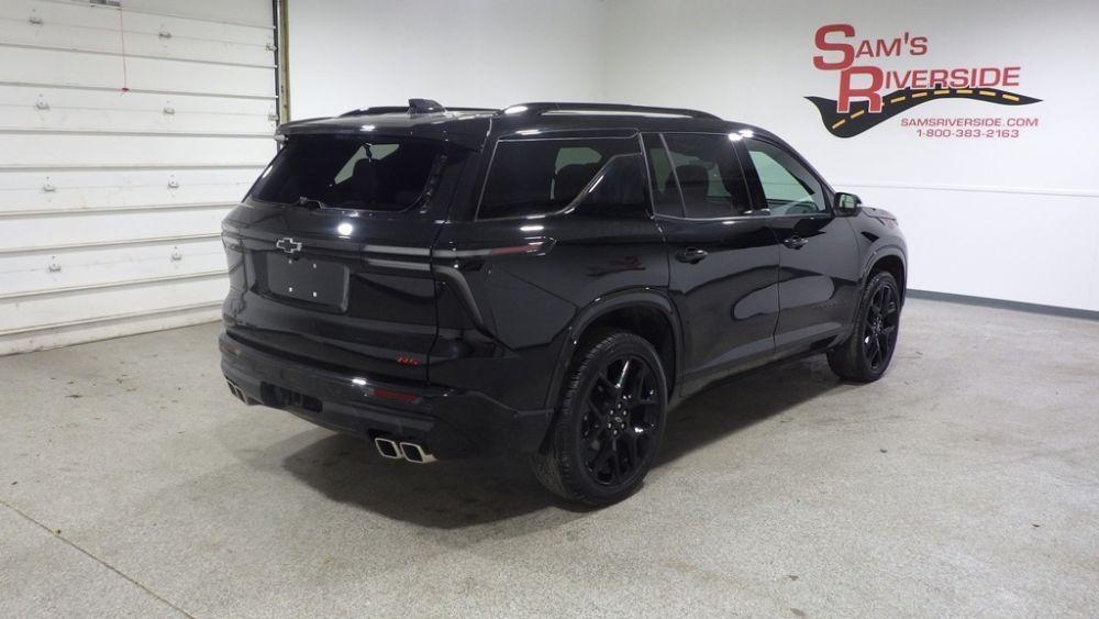 used 2025 Chevrolet Traverse car, priced at $45,900