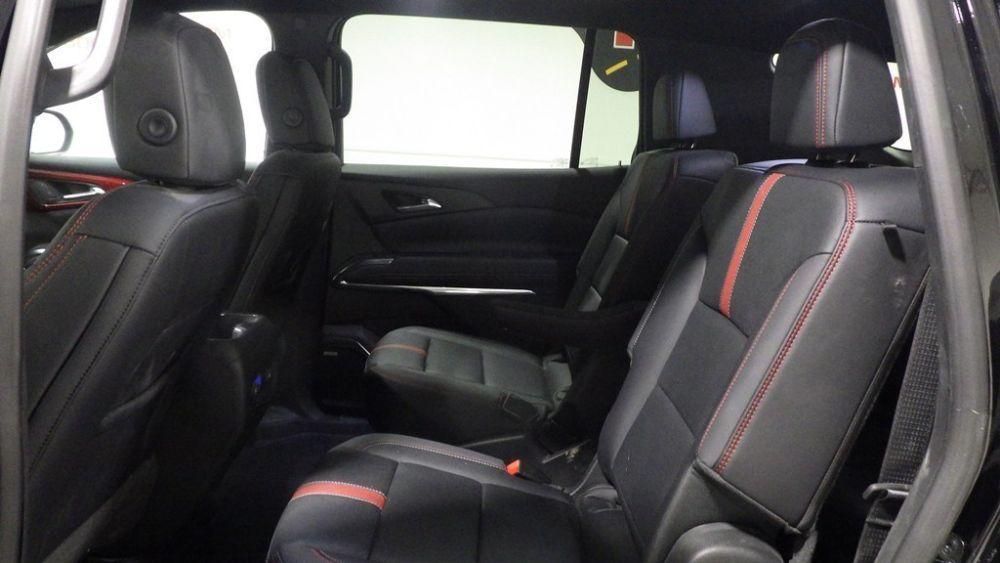 used 2025 Chevrolet Traverse car, priced at $45,900