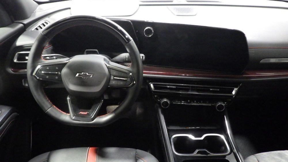 used 2025 Chevrolet Traverse car, priced at $45,900