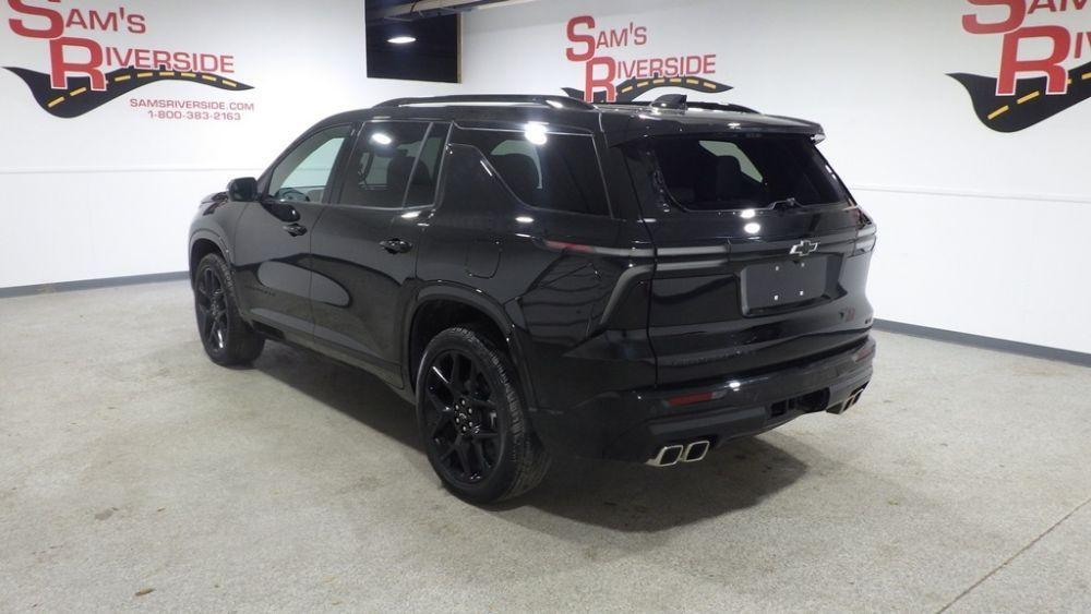 used 2025 Chevrolet Traverse car, priced at $45,900