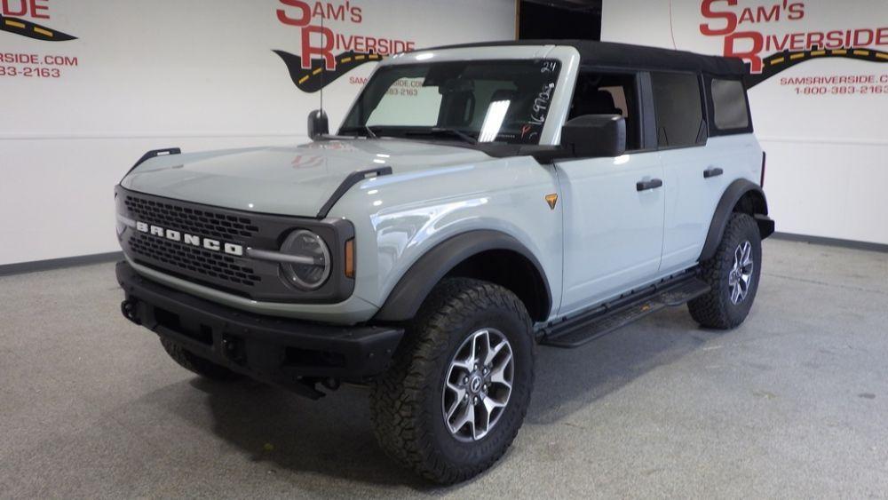 used 2024 Ford Bronco car, priced at $37,900