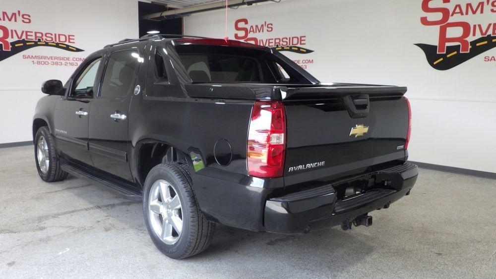 used 2013 Chevrolet Avalanche car