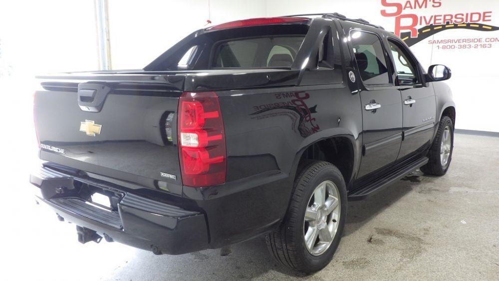 used 2013 Chevrolet Avalanche car
