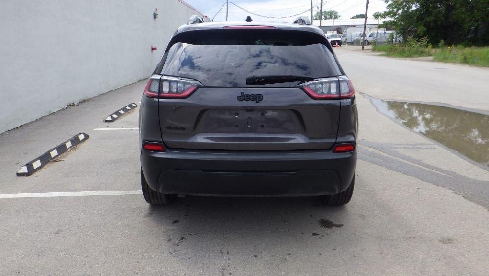 used 2023 Jeep Cherokee car, priced at $17,900