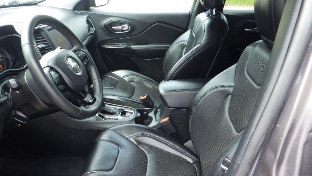 used 2023 Jeep Cherokee car, priced at $17,900