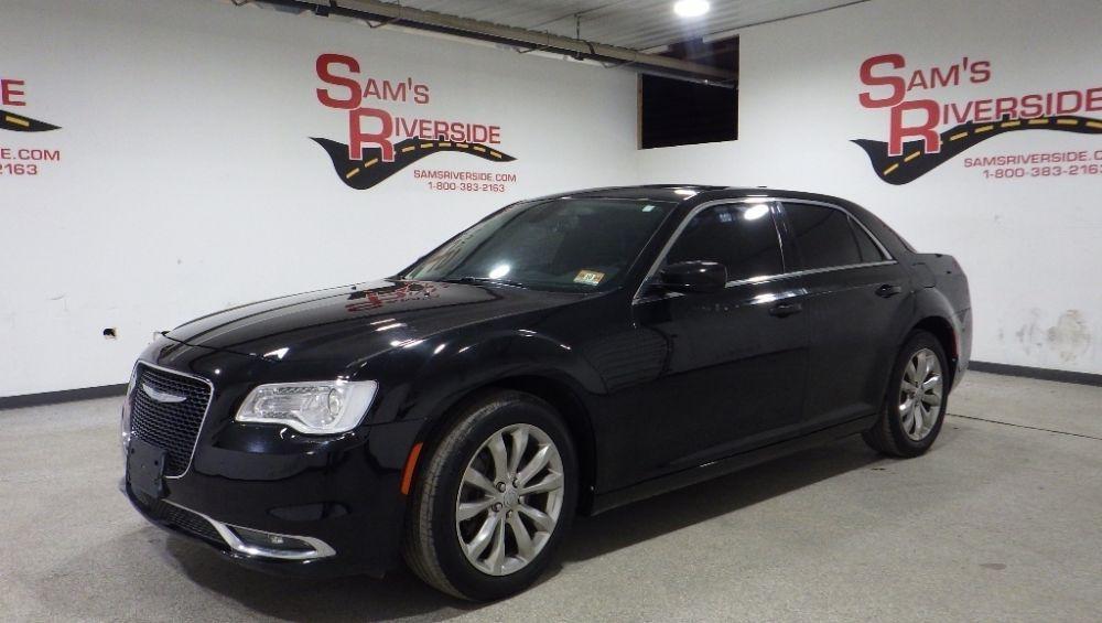 used 2017 Chrysler 300 car