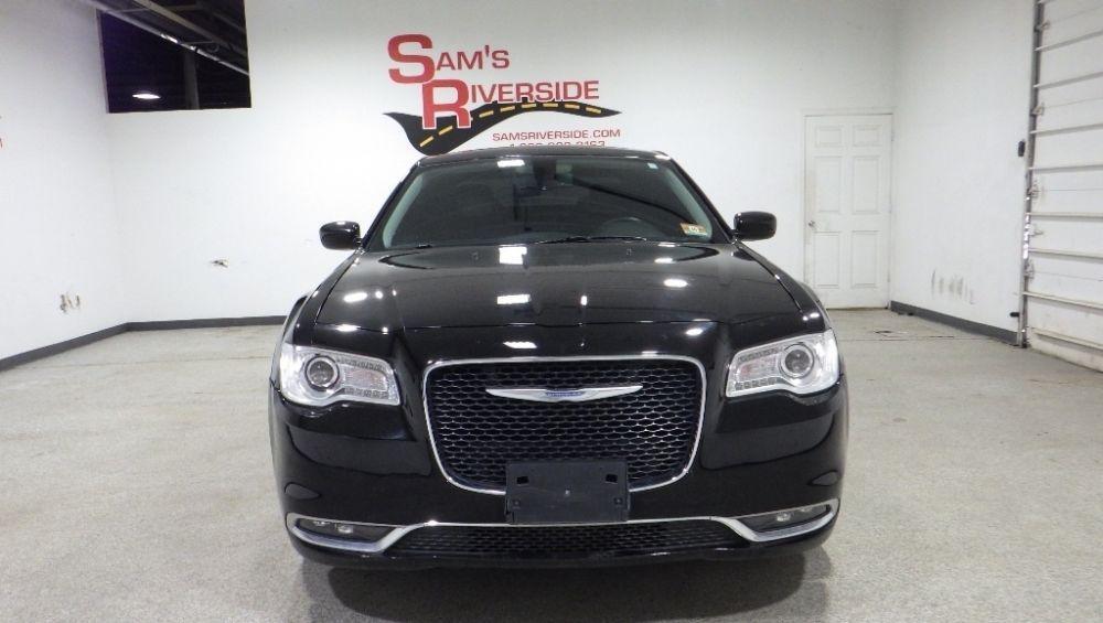 used 2017 Chrysler 300 car