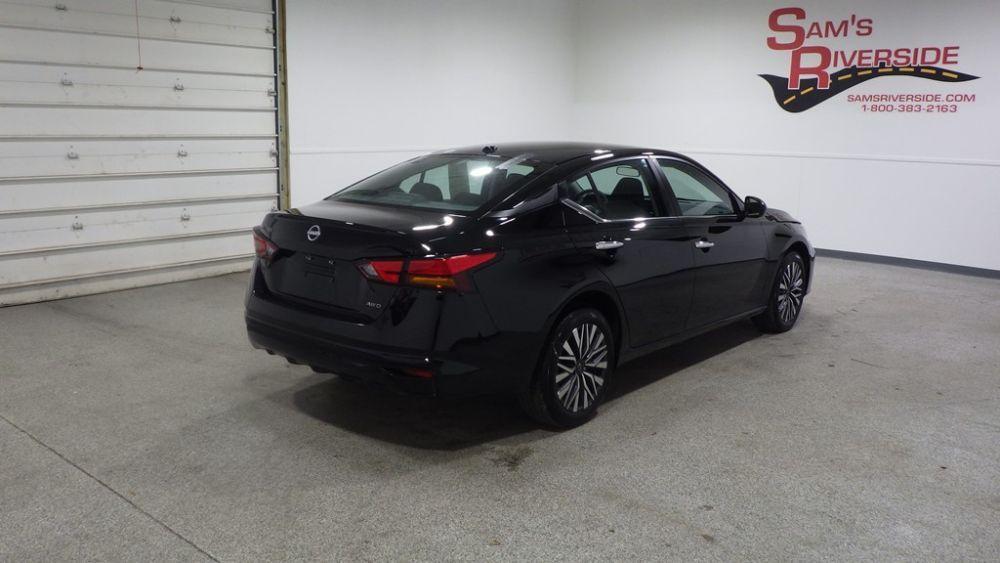 used 2025 Nissan Altima car