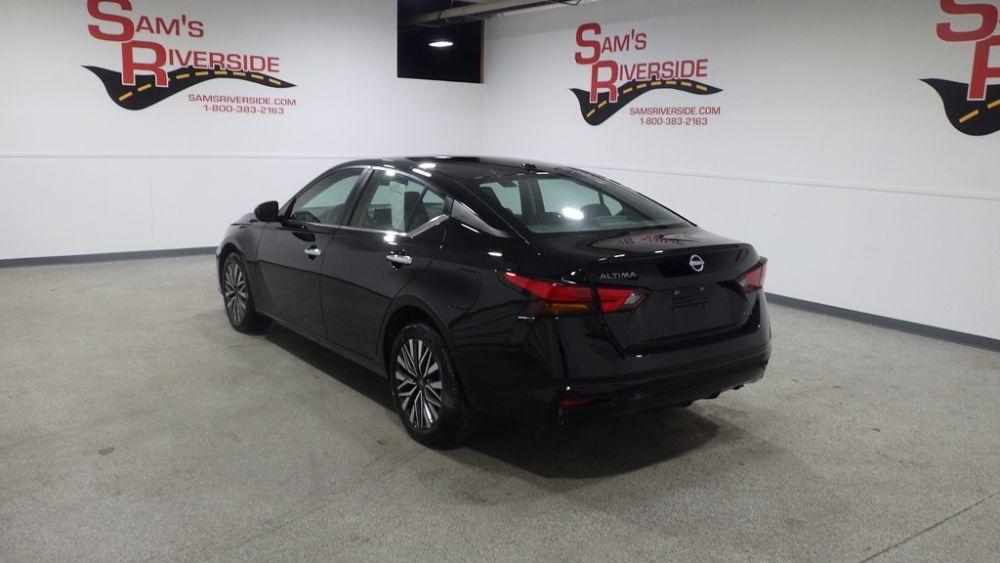 used 2025 Nissan Altima car