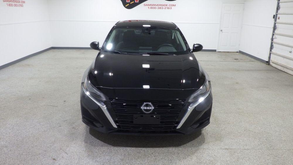 used 2025 Nissan Altima car
