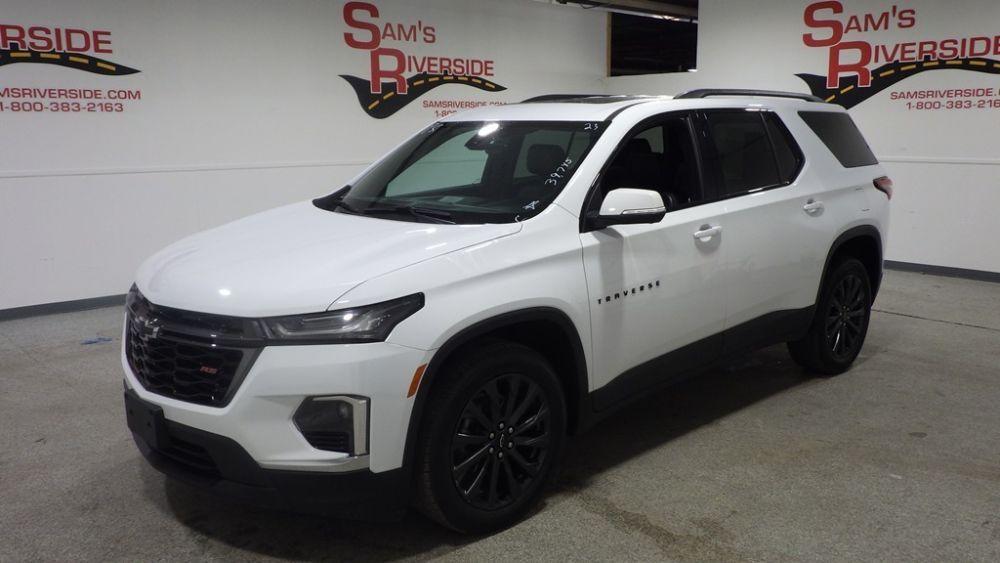 used 2023 Chevrolet Traverse car, priced at $29,900