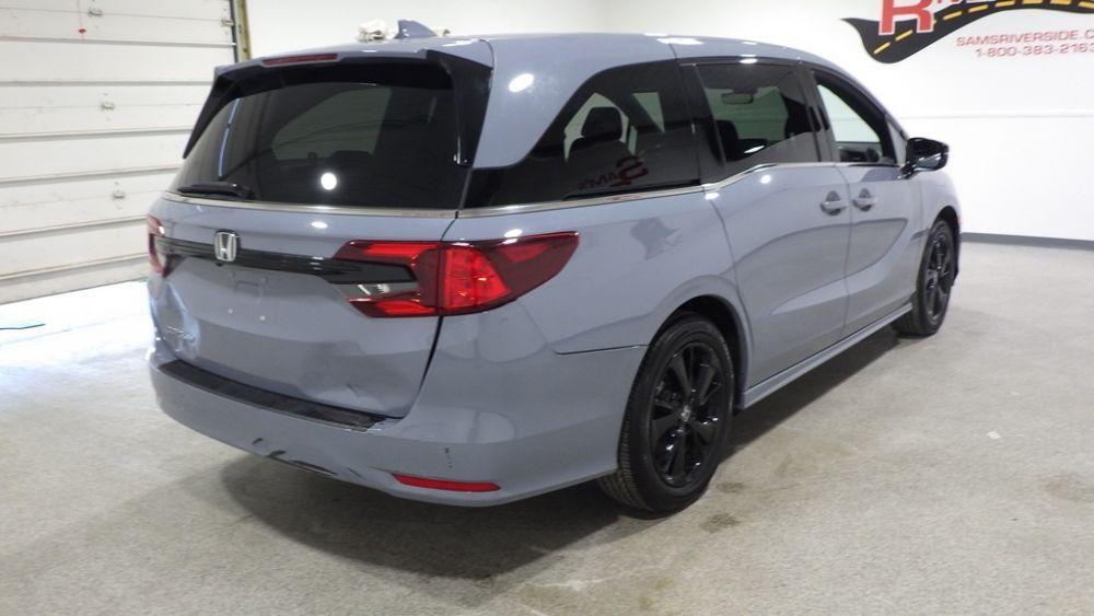 used 2024 Honda Odyssey car, priced at $32,900
