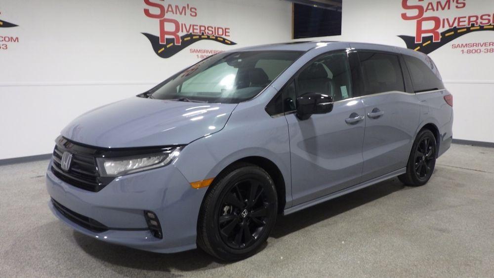 used 2024 Honda Odyssey car, priced at $32,900