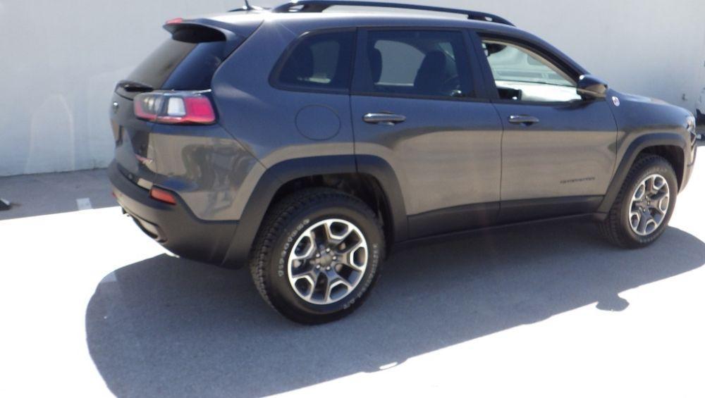 used 2022 Jeep Cherokee car, priced at $20,900