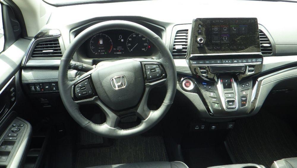 used 2025 Honda Odyssey car, priced at $37,900