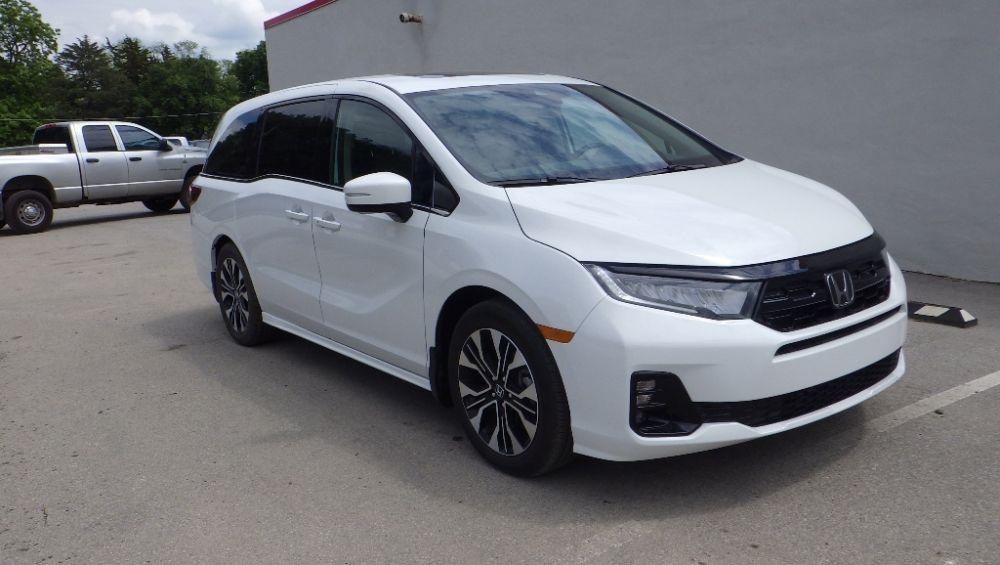 used 2025 Honda Odyssey car, priced at $37,900