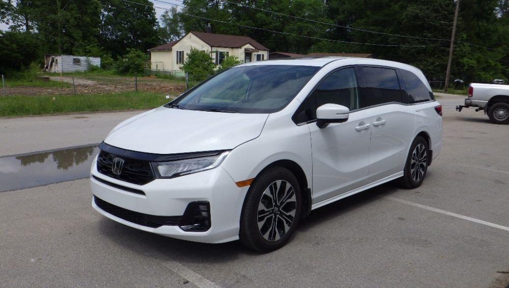 used 2025 Honda Odyssey car, priced at $37,900
