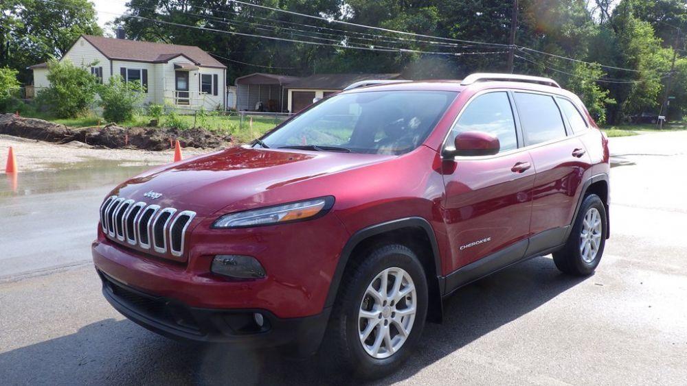 used 2015 Jeep Cherokee car, priced at $10,900
