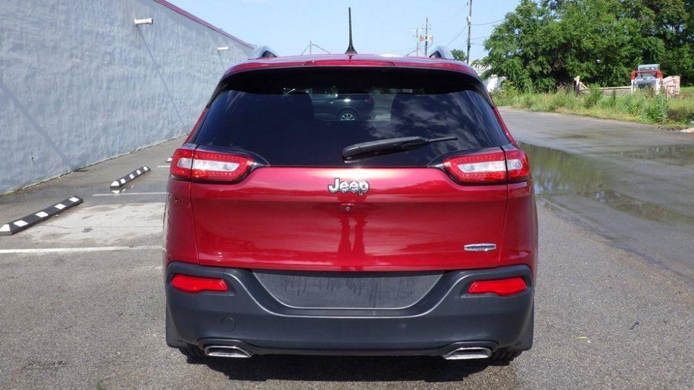 used 2015 Jeep Cherokee car, priced at $10,900