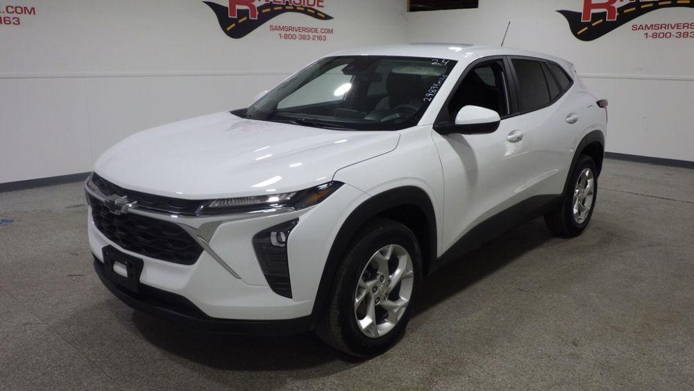 used 2024 Chevrolet Trax car, priced at $13,900