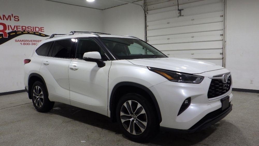 used 2021 Toyota Highlander car, priced at $29,900