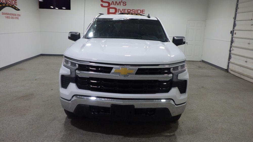 used 2025 Chevrolet Silverado 1500 car, priced at $30,900