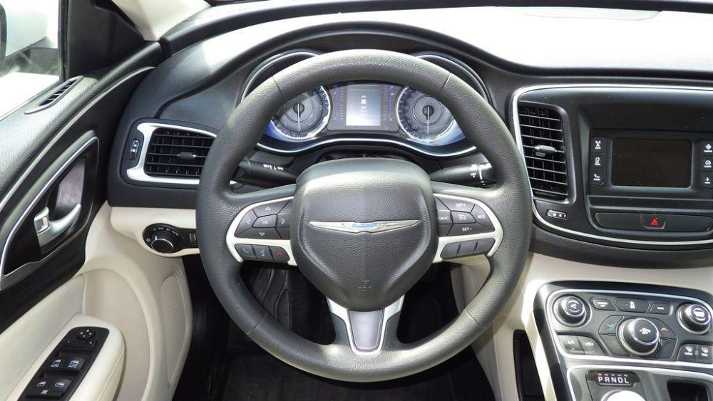 used 2016 Chrysler 200 car