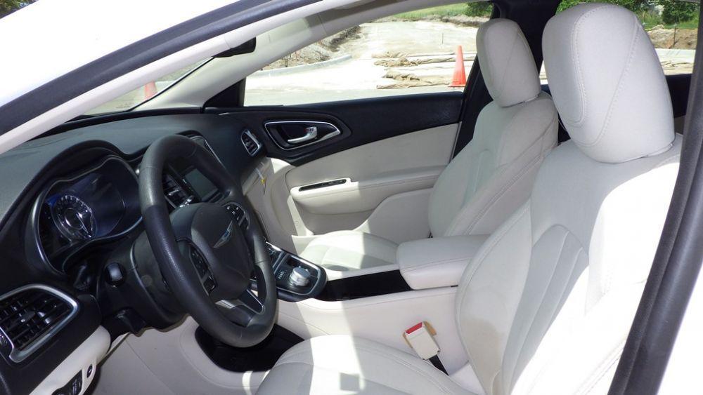 used 2016 Chrysler 200 car