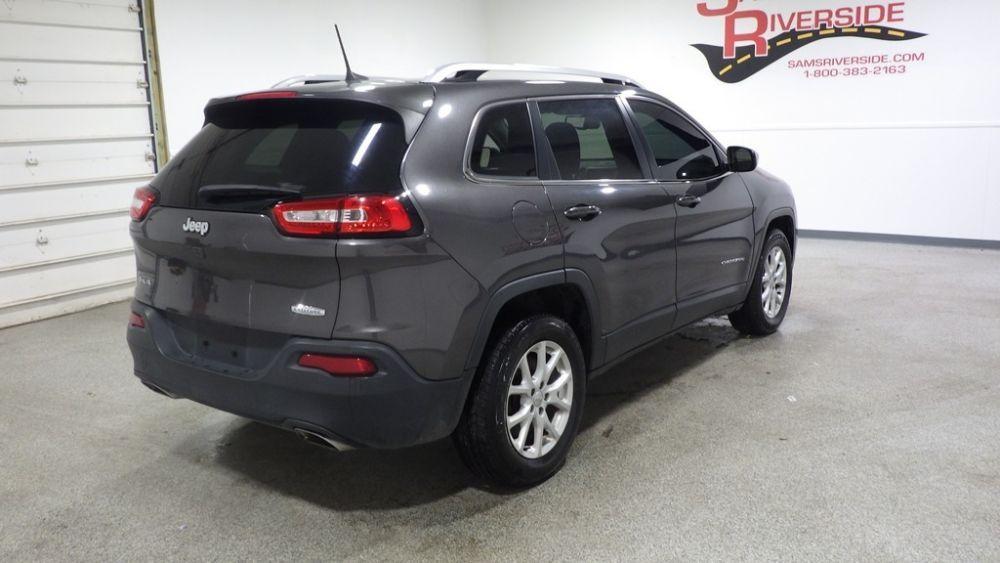 used 2018 Jeep Cherokee car, priced at $9,950