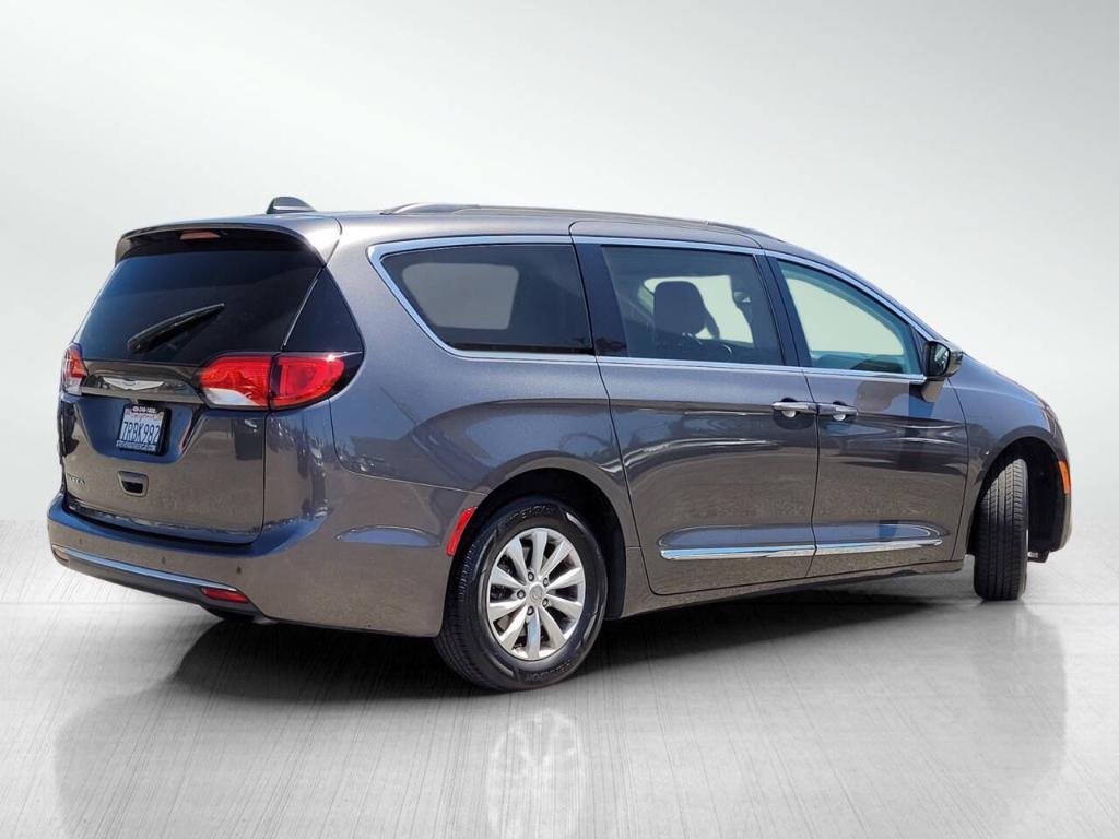 used 2017 Chrysler Pacifica car, priced at $12,999