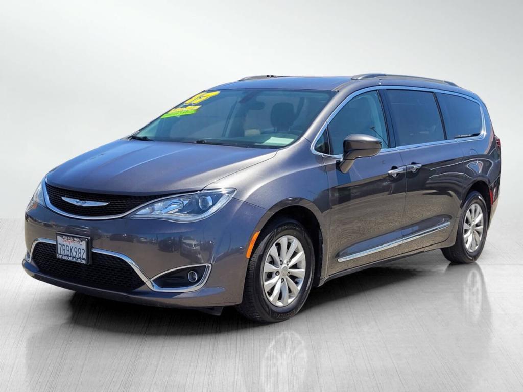 used 2017 Chrysler Pacifica car, priced at $12,999