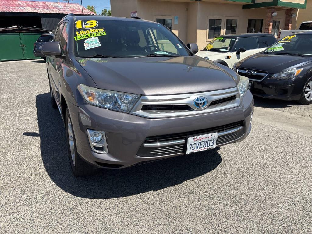 used 2013 Toyota Highlander Hybrid car, priced at $15,999