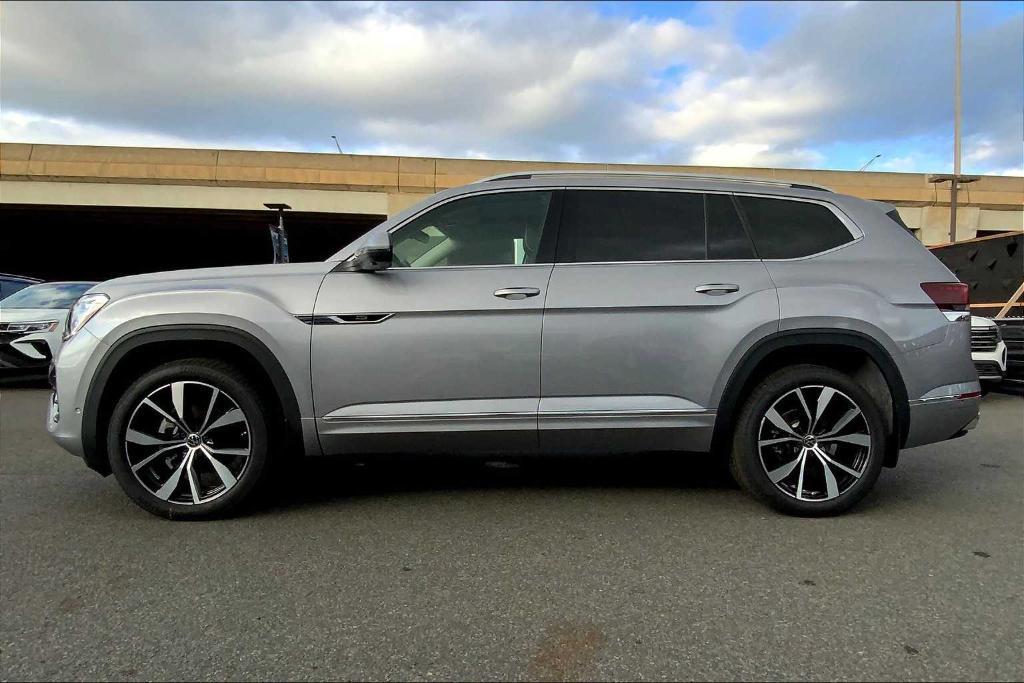 new 2024 Volkswagen Atlas car, priced at $52,841