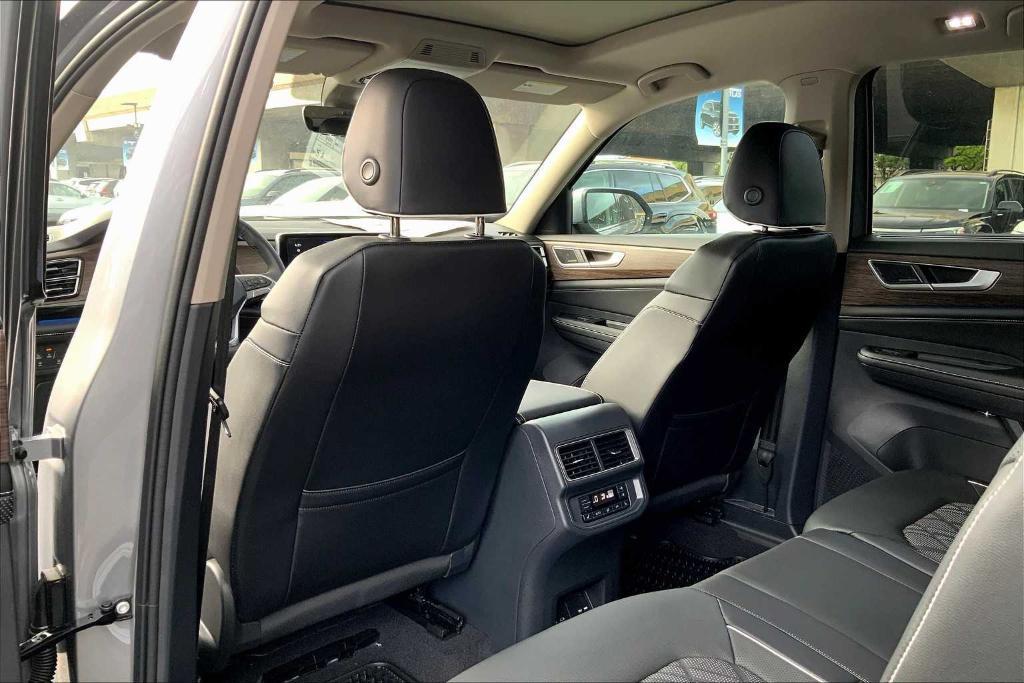 new 2024 Volkswagen Atlas car, priced at $52,841