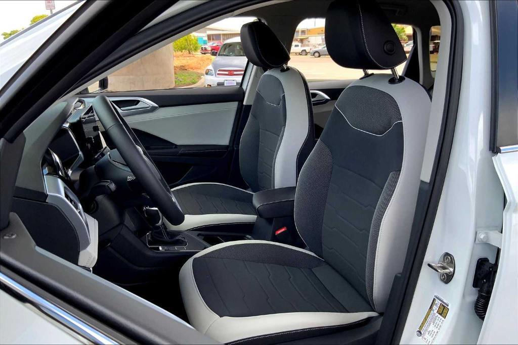 new 2025 Volkswagen Taos car, priced at $31,578