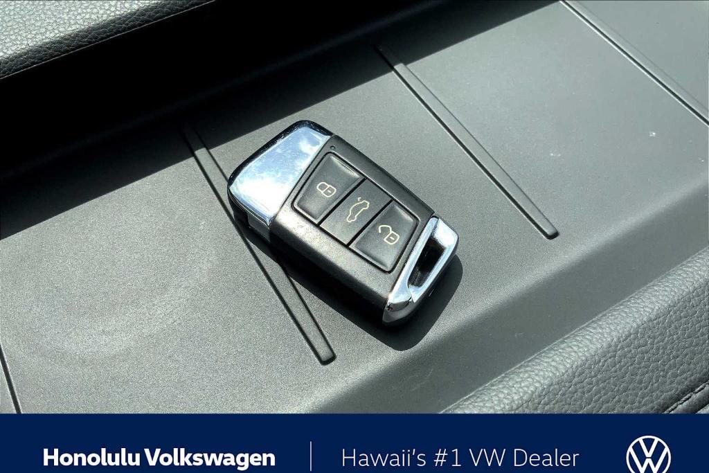 used 2021 Volkswagen Atlas Cross Sport car, priced at $20,991