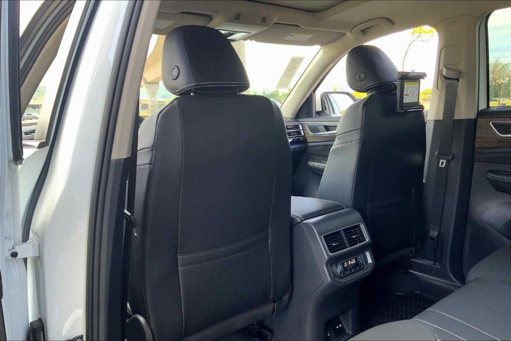 new 2024 Volkswagen Atlas car, priced at $43,821