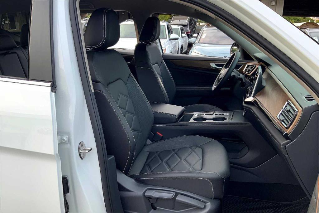 new 2025 Volkswagen Atlas car, priced at $41,499