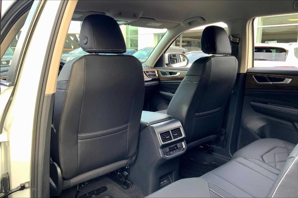 new 2025 Volkswagen Atlas car, priced at $41,499